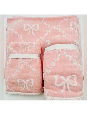 🆕- Laura Ashley Viral Coquette Bow Plush Bath, Hand & Fingertip Towel Set.
NWT